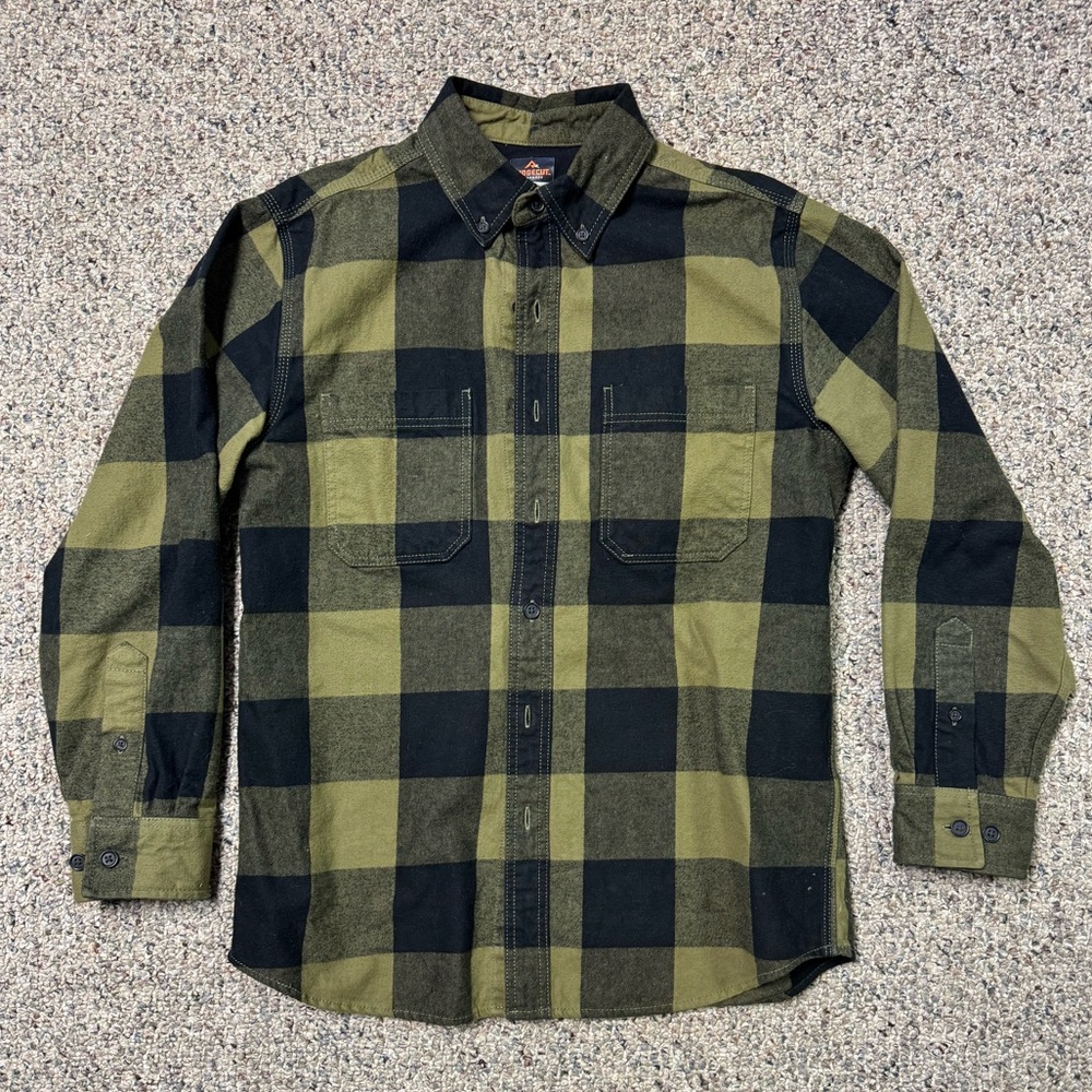 Men's Green and Black Plaid flannel shirt